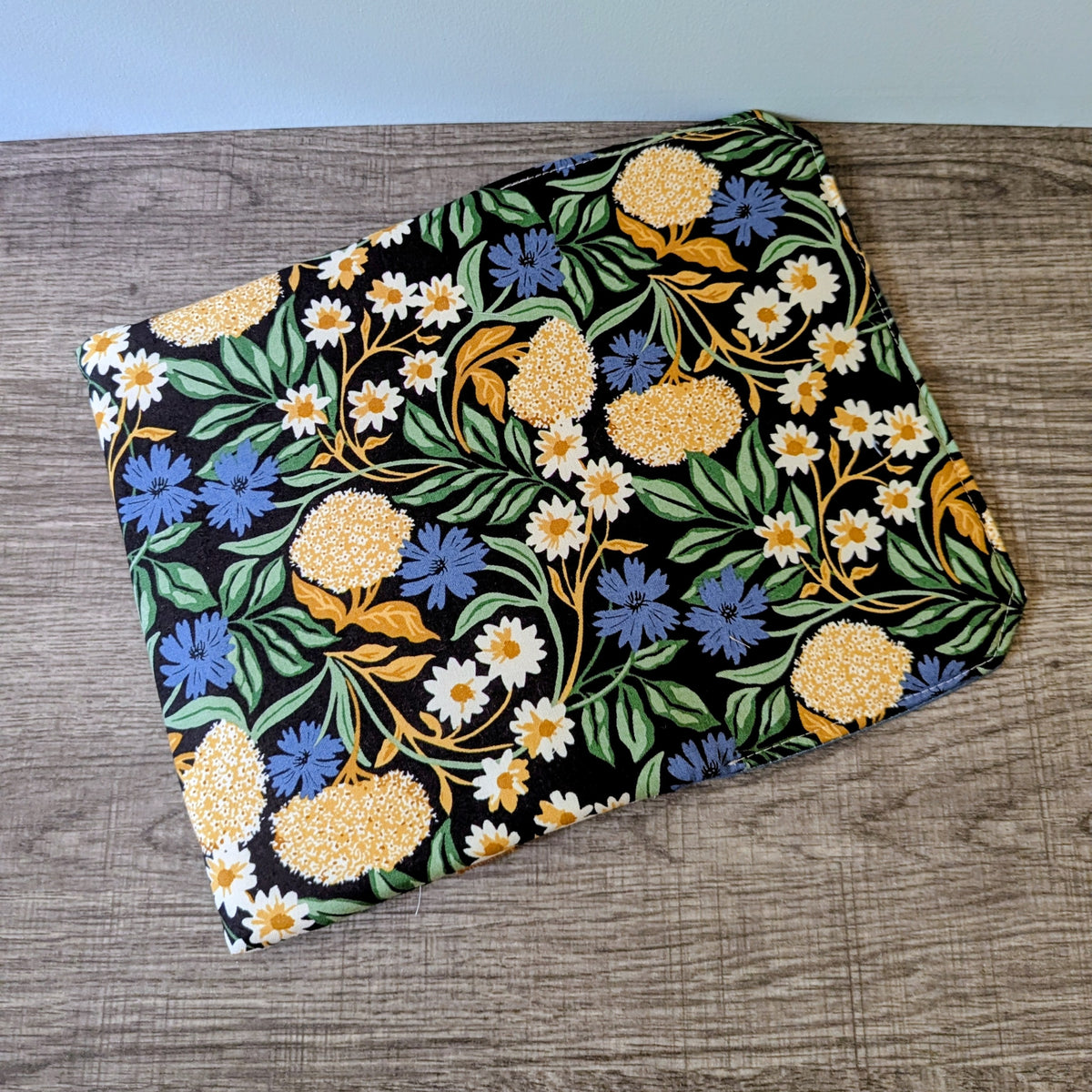 Black Forage Floral Kobo & Kindle Sleeve