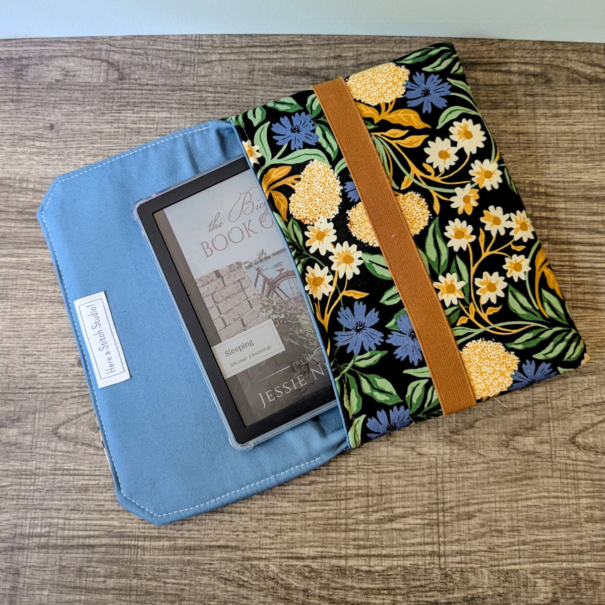 Black Forage Floral Kobo & Kindle Sleeve