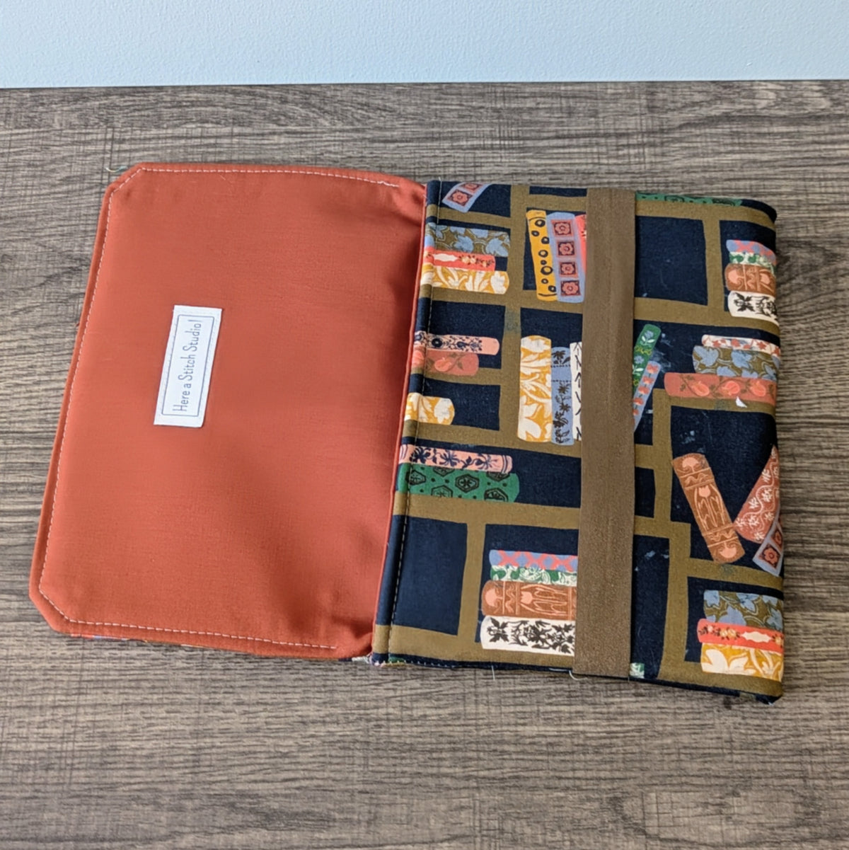 Bookshelf Kobo & Kindle Sleeve
