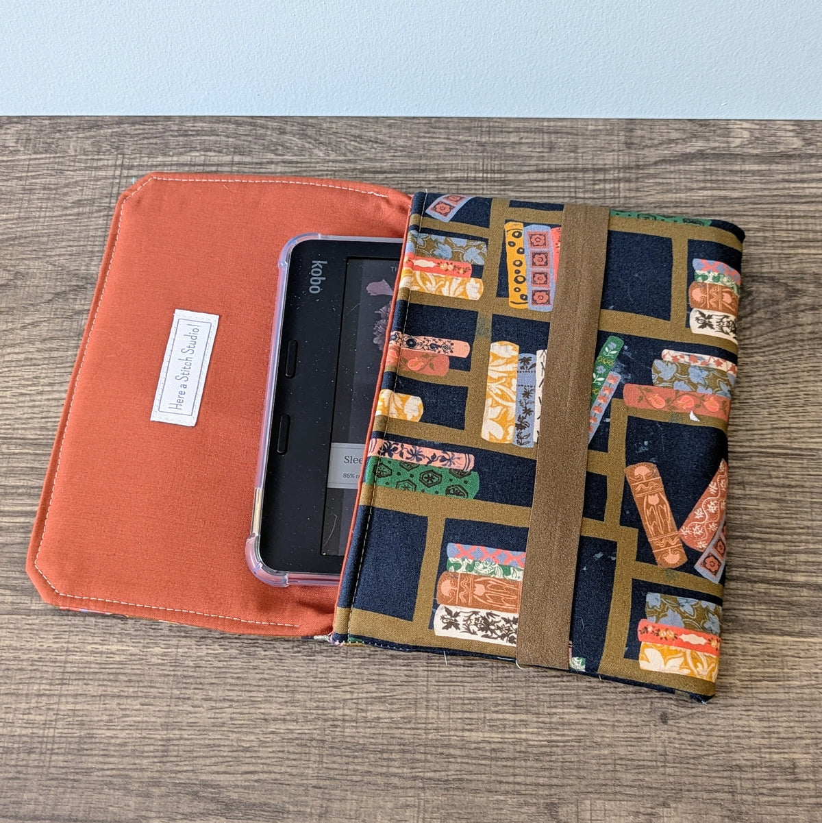 Bookshelf Kobo & Kindle Sleeve