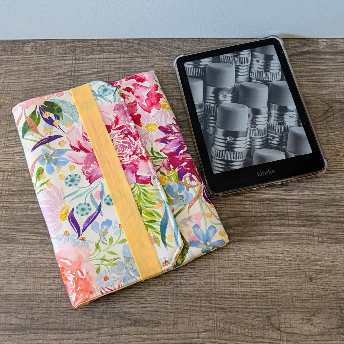 White Floral Kobo & Kindle Sleeve