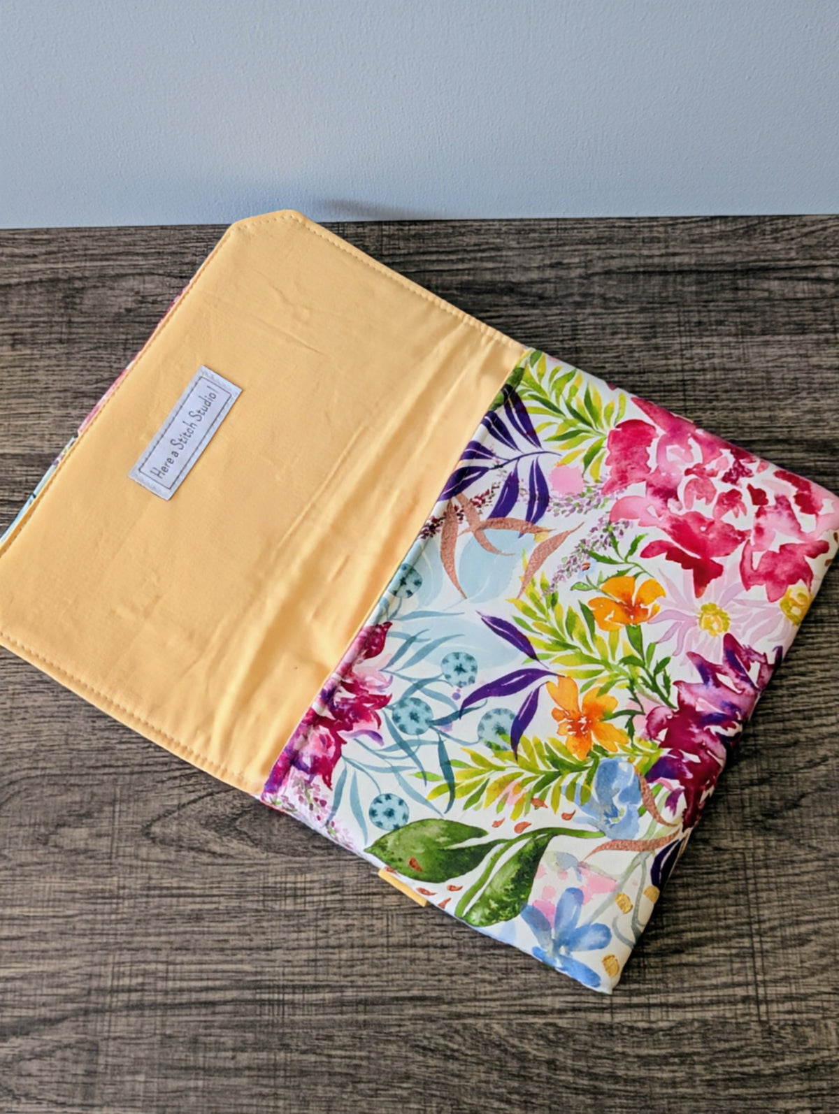 White Floral Kobo & Kindle Sleeve