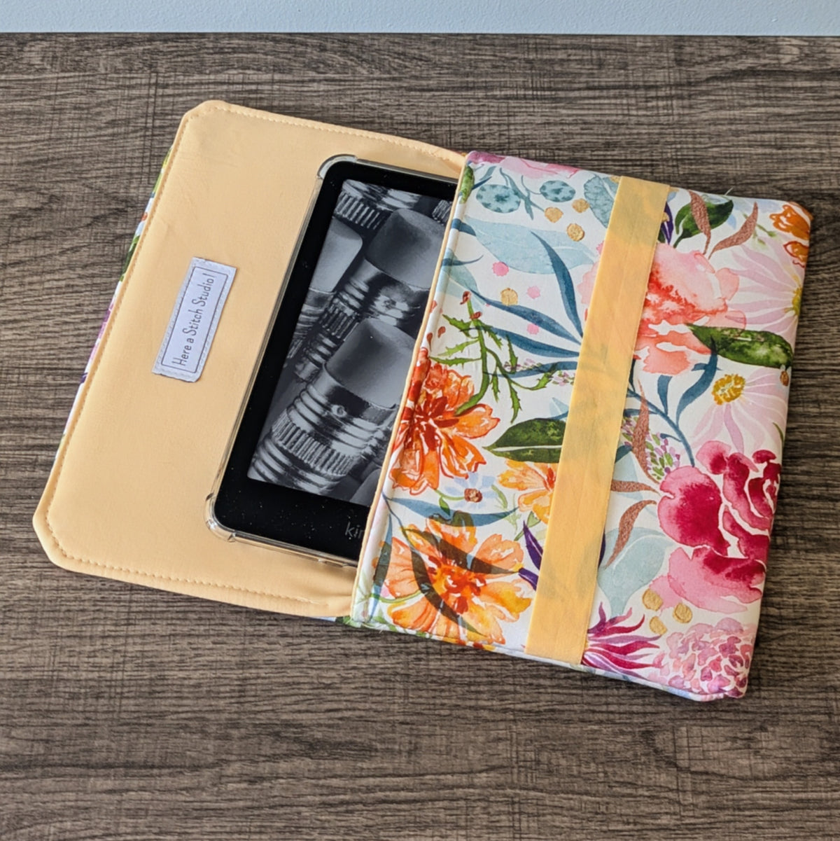White Floral Kobo & Kindle Sleeve
