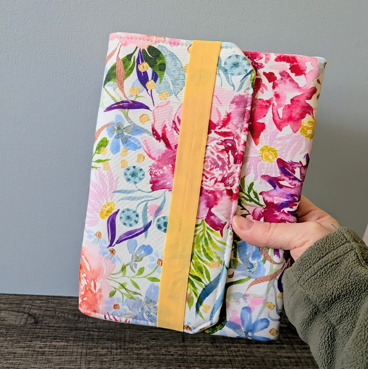 White Floral Kobo & Kindle Sleeve