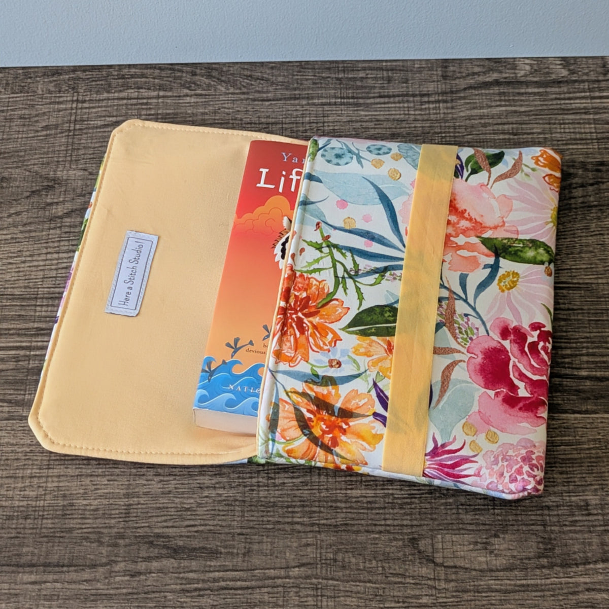 White Floral Kobo & Kindle Sleeve