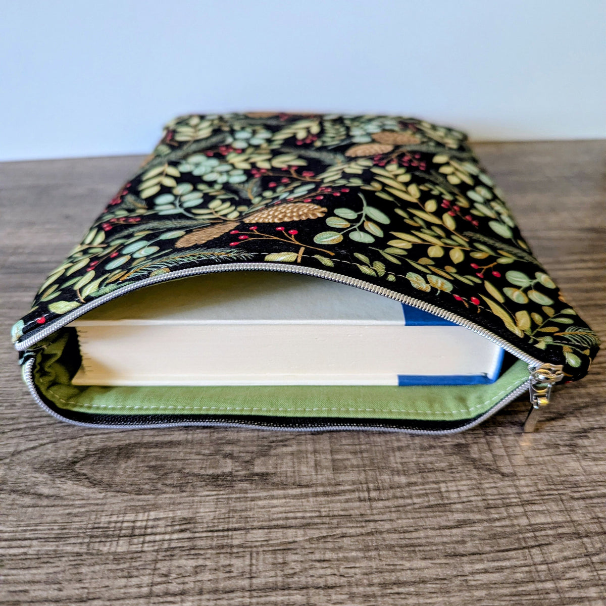 Black Winter Foliage Cotton Book Sleeve