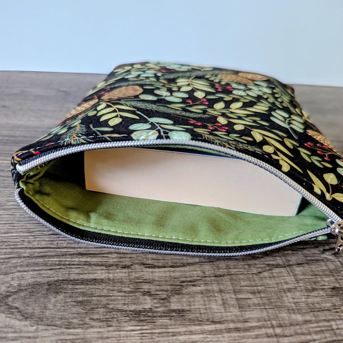 Black Winter Foliage Cotton Book Sleeve